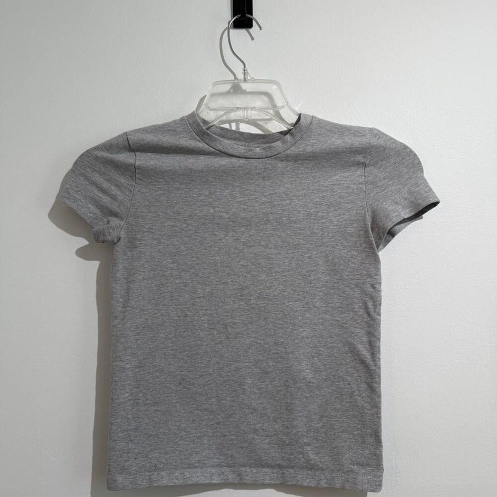 Aritzia Women's Grey T-shirt